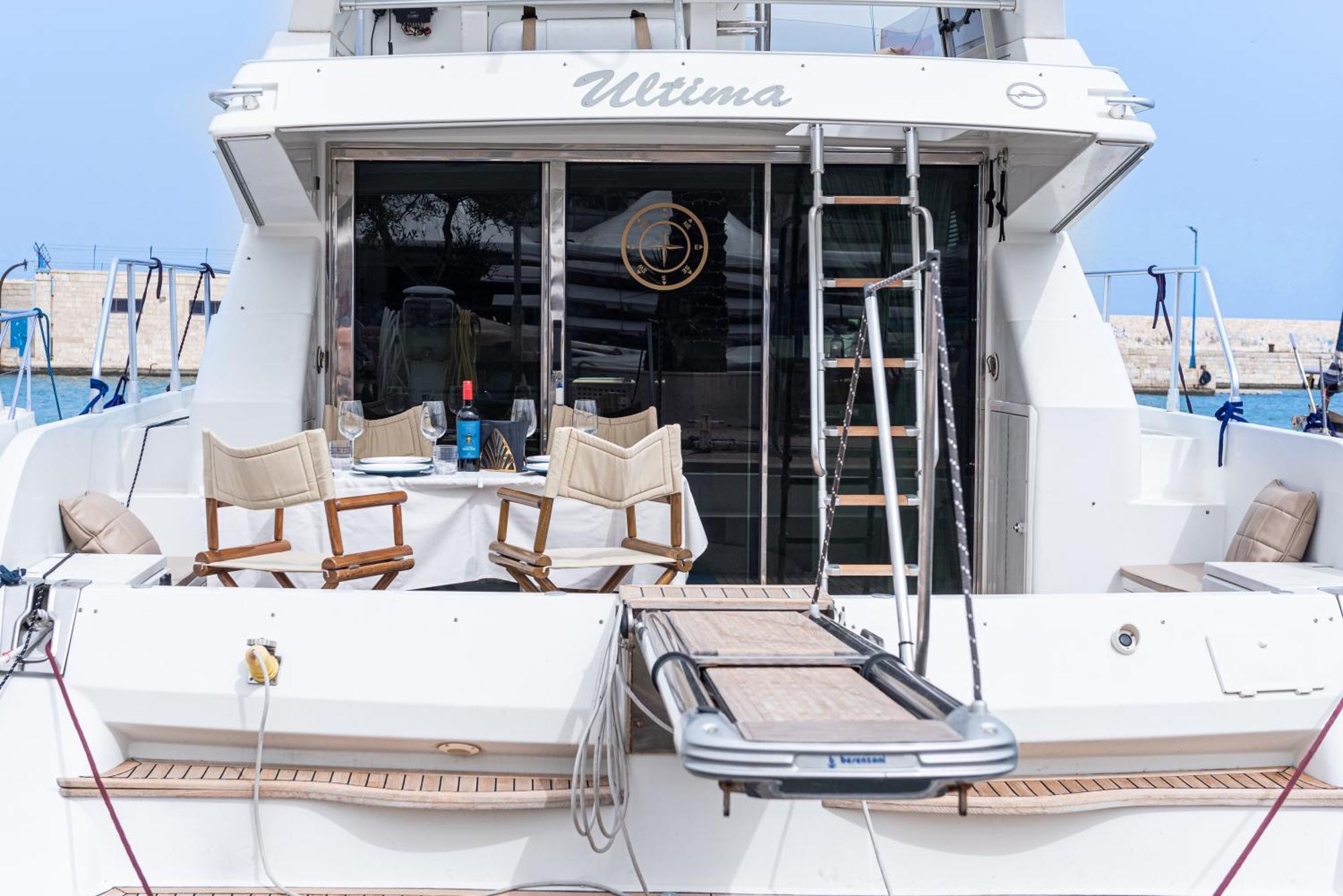 "Ultima" Love Boat Bari Exteriör bild